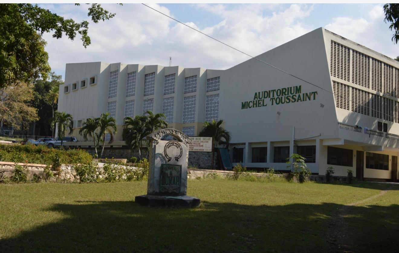 Auditorium Michel Toussaint at UNAH